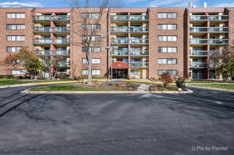 1840 Huntington Blvd #BW608, Hoffman Estates, IL 60169
