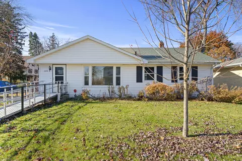 1474 S Carroll Ave, Freeport, IL 61032