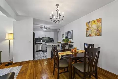 Dining - 9561 Dee Rd #1D, Des Plaines, IL 60016 photo 1 of 2