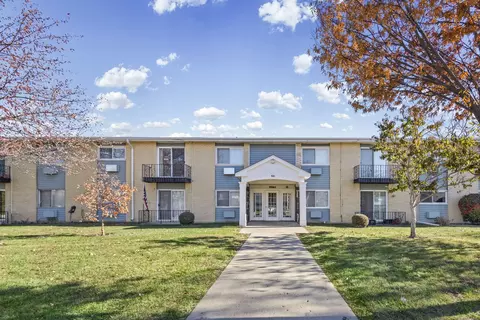 9561 Dee Rd #1D, Des Plaines, IL 60016