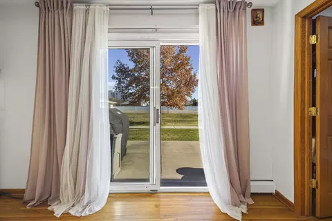 Entry Way - 9561 Dee Rd #1D, Des Plaines, IL 60016 photo 1 of 1