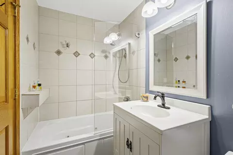 Bath - 9561 Dee Rd #1D, Des Plaines, IL 60016 photo 1 of 1