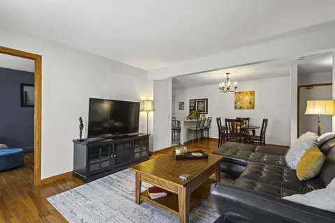 Living - 9561 Dee Rd #1D, Des Plaines, IL 60016 photo 2 of 3