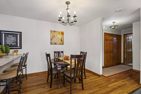 Dining - 9561 Dee Rd #1D, Des Plaines, IL 60016 photo 2 of 2