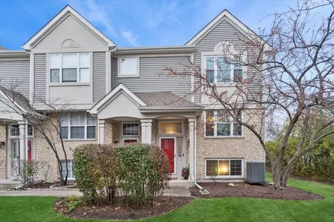 2667 Woodmere Dr, Darien, IL 60561