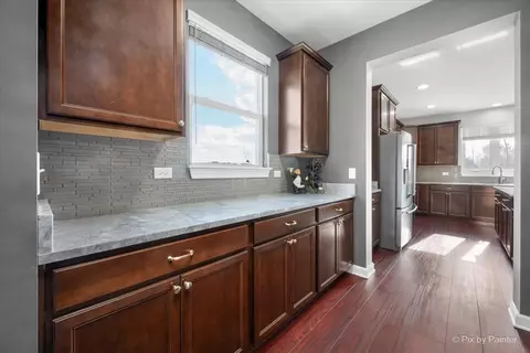 Entry Way - 4375 Rudyard Kipling Rd, Elgin, IL 60124 photo 4 of 6