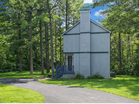 22665 W Depot St, Antioch, IL 60002