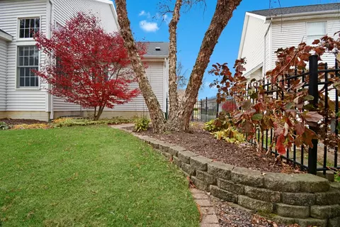 35 Greythorne Cir, Bloomington, IL 61704 photo 7