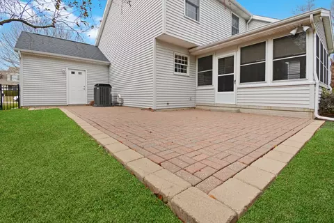 35 Greythorne Cir, Bloomington, IL 61704 photo 55