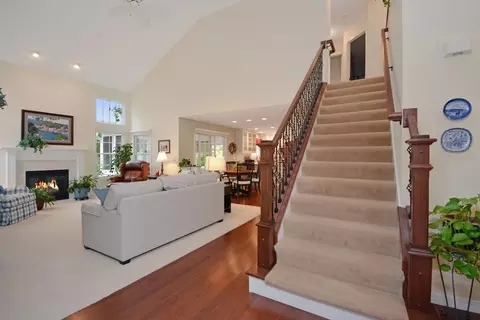 35 Greythorne Cir, Bloomington, IL 61704 photo 9