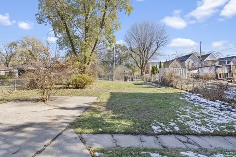 Exterior - 6813 S Champlain Ave, Chicago, IL 60637 photo 2 of 4