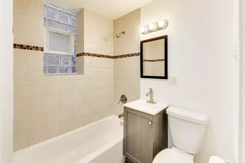 Bath - 4640 N Saint Louis Ave, Chicago, IL 60625 photo 1 of 3