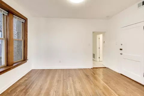 Living - 4640 N Saint Louis Ave, Chicago, IL 60625 photo 5 of 6