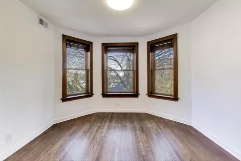 Bedroom - 4640 N Saint Louis Ave, Chicago, IL 60625 photo 2 of 5