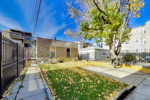 Exterior - 4640 N Saint Louis Ave, Chicago, IL 60625 photo 5 of 6