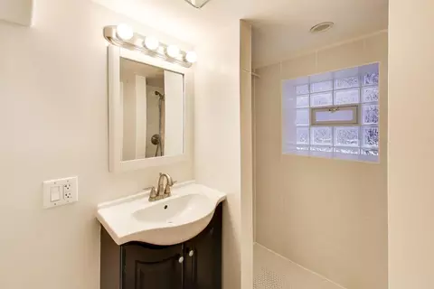 Bath - 4640 N Saint Louis Ave, Chicago, IL 60625 photo 3 of 3