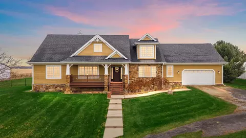 6292 Windmill Ln, Grant Park, IL 60940
