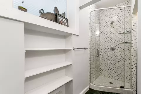 Bath - Undisclosed, Chicago, IL 60657 photo 4 of 4