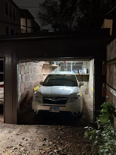 Exterior - Undisclosed, Chicago, IL 60657 photo 4 of 4