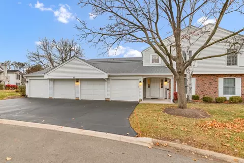 23 Glencoe Ct #202-B, Naperville, IL 60565