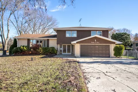 1205 Laurel Ln, Schaumburg, IL 60193