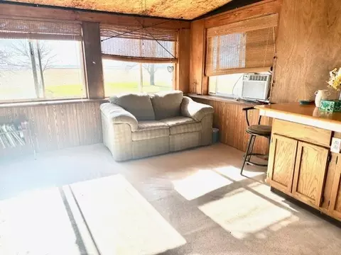 536 Hicks Rd, Harmon, IL 61042 photo 8