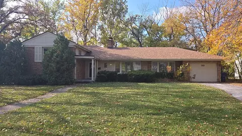 710 Bruce Ave, Flossmoor, IL 60422