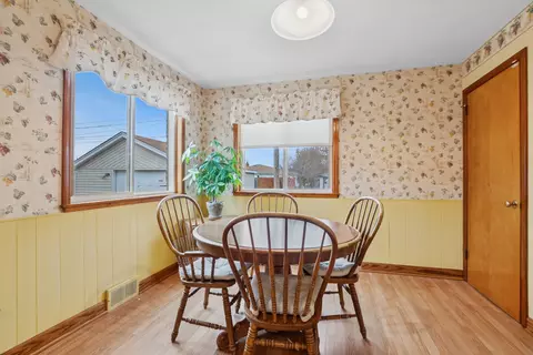 Dining - 4266 W 81st St, Chicago, IL 60652 photo 1 of 1