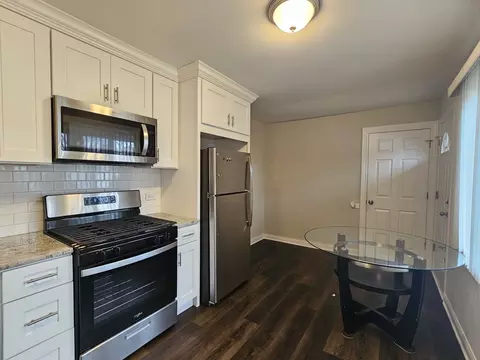 Kitchen - 3114 W 163rd St, Markham, IL 60428 photo 2 of 2