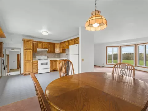 2110 E Angle Rd, Dakota, IL 61018 photo 13