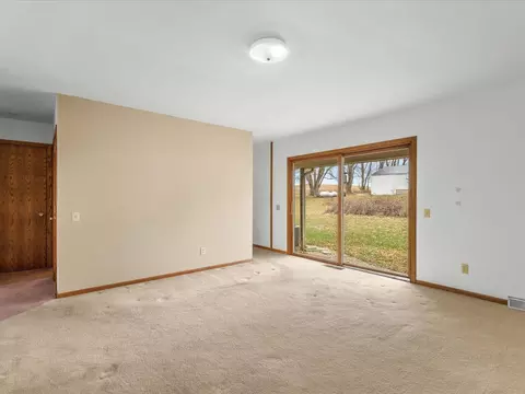 2110 E Angle Rd, Dakota, IL 61018 photo 18