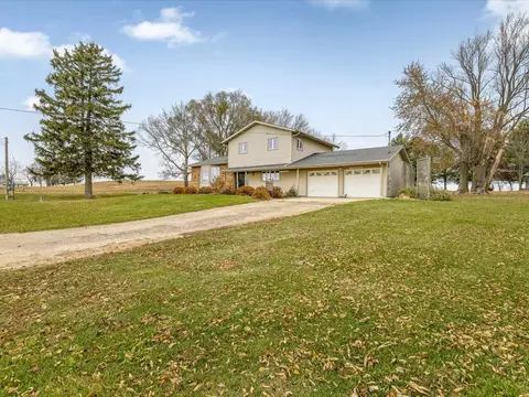 2110 E Angle Rd, Dakota, IL 61018 photo 6