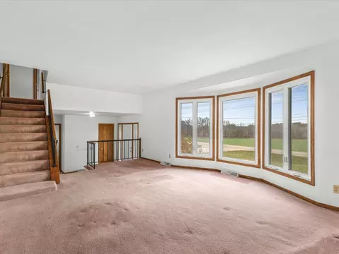 2110 E Angle Rd, Dakota, IL 61018 photo 11