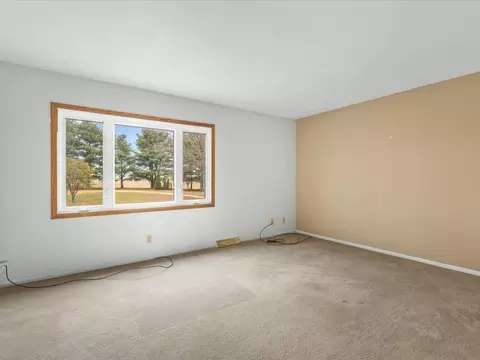 2110 E Angle Rd, Dakota, IL 61018 photo 21