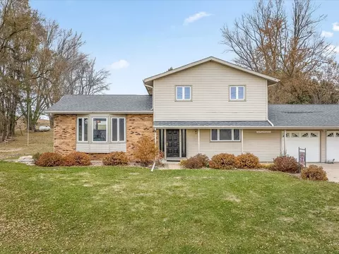 2110 E Angle Rd, Dakota, IL 61018 photo 5