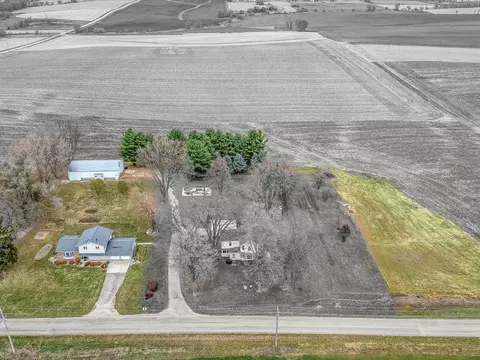 2110 E Angle Rd, Dakota, IL 61018 photo 3