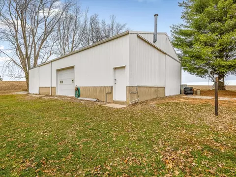 2110 E Angle Rd, Dakota, IL 61018 photo 33