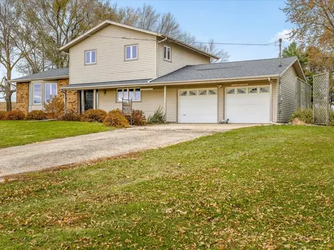 2110 E Angle Rd, Dakota, IL 61018 photo 7