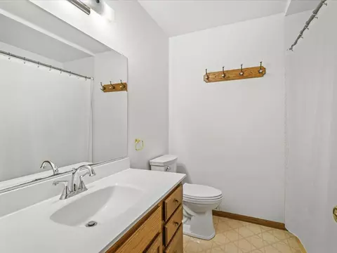 2110 E Angle Rd, Dakota, IL 61018 photo 27