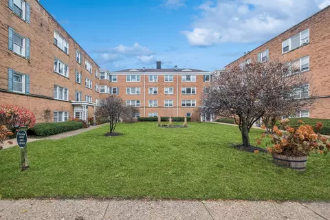 520 Michigan Ave #1E, Evanston, IL 60202