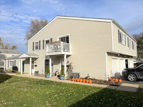 Exterior - 334 Joan Ct #B, Bartlett, IL 60103 photo 1 of 1