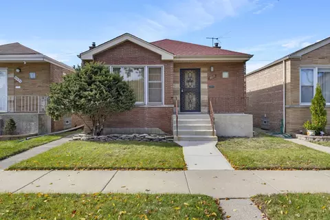 9018 S Ridgeland Ave, Chicago, IL 60617