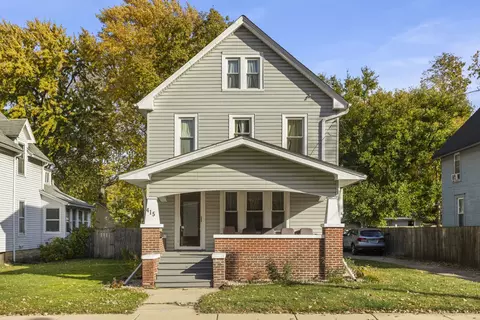 415 Blackhawk St, Aurora, IL 60506