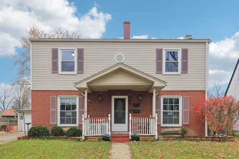 610 Maple Dr, Buffalo Grove, IL 60089