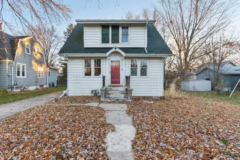 720 N 9th St, Dekalb, IL 60115