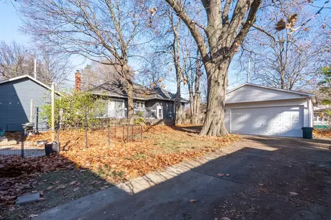 Exterior - 802 S Fell Ave, Normal, IL 61761 photo 5 of 8