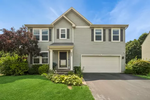560 Canterbury Ln, Pingree Grove, IL 60140