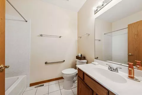 Bath - 13232 S Bayberry Ln, Plainfield, IL 60544 photo 2 of 2