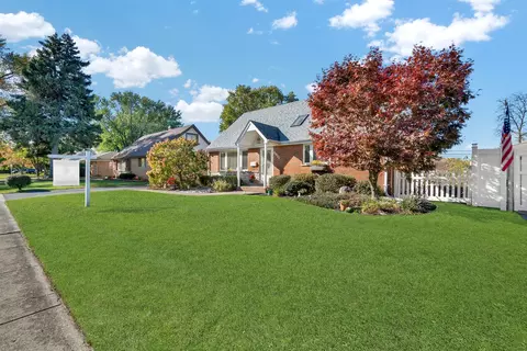 Exterior - 8912 Windsor Ln, Bridgeview, IL 60455 photo 8 of 8