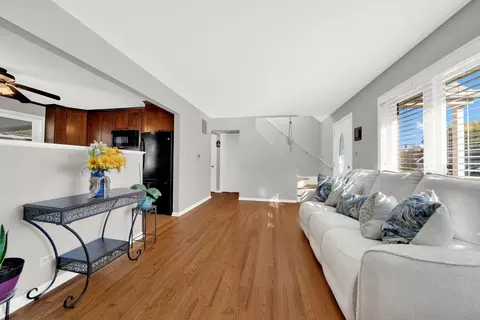 Entry Way - 8912 Windsor Ln, Bridgeview, IL 60455 photo 2 of 2